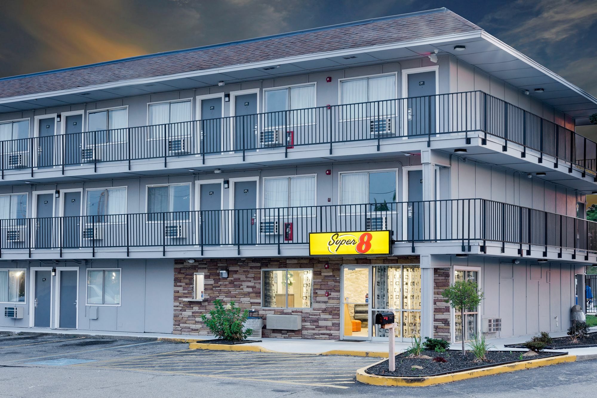 ซูเปอร์ 8 บาย วินด์แฮม ฟลอเรนซ์ Hotel ภายนอก รูปภาพ