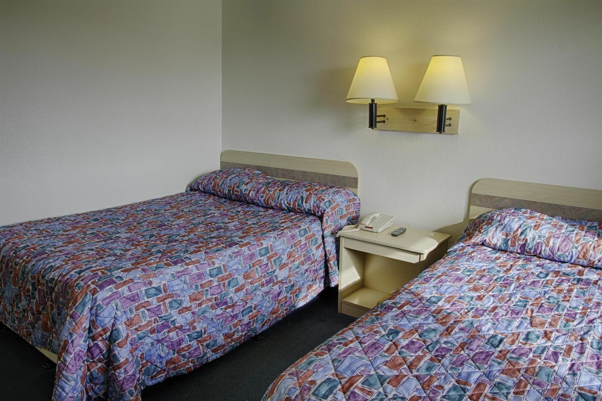 ซูเปอร์ 8 บาย วินด์แฮม ฟลอเรนซ์ Hotel ภายนอก รูปภาพ