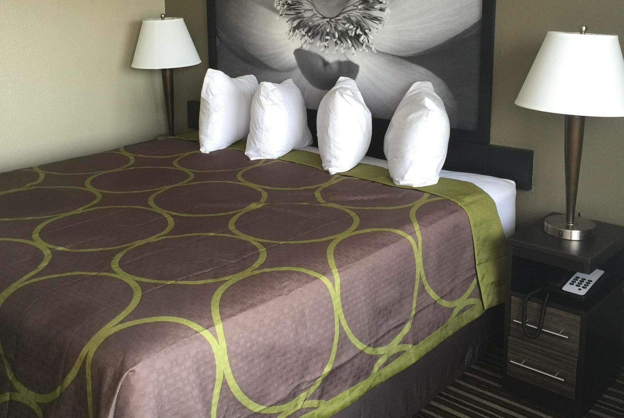 ซูเปอร์ 8 บาย วินด์แฮม ฟลอเรนซ์ Hotel ภายนอก รูปภาพ